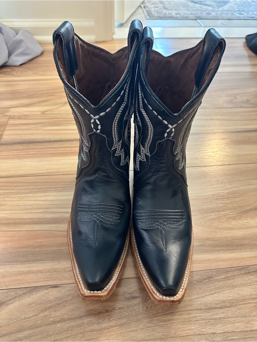 Classic Black Western Heeled Boots - Women's